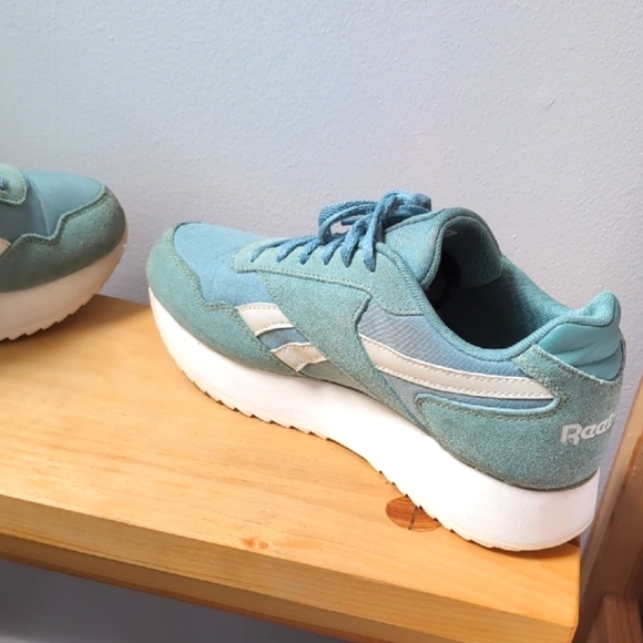 Reebok Women's Classic Harman Ripple Double Sneaker Chalk Green Slate - Picture 6 of 11